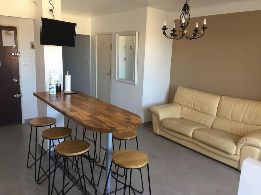 Grands Buffets Hebergement Chambre Narbonne Luaran gambar